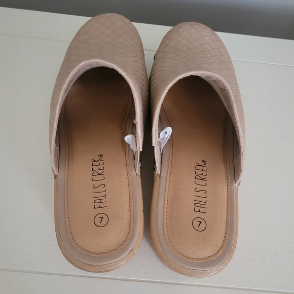 Woven tan clogs - Picture 4 of 4